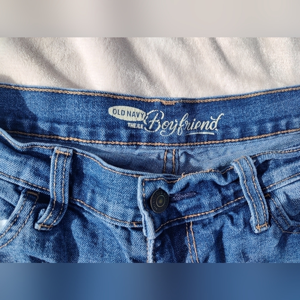 Old Navy Boyfriend Size 2 Distressed Jean Shorts! - Picture 3 of 7